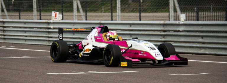 Press release: Alexandra Hervé 4th in the Formula Renault Cup by TTE 
